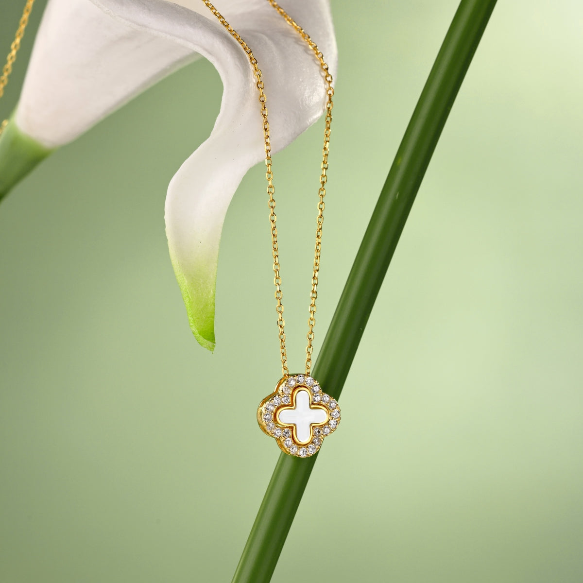 "VersaBloom" Reversible Clover Necklace Two Looks. One Symbol. Infinite Style.