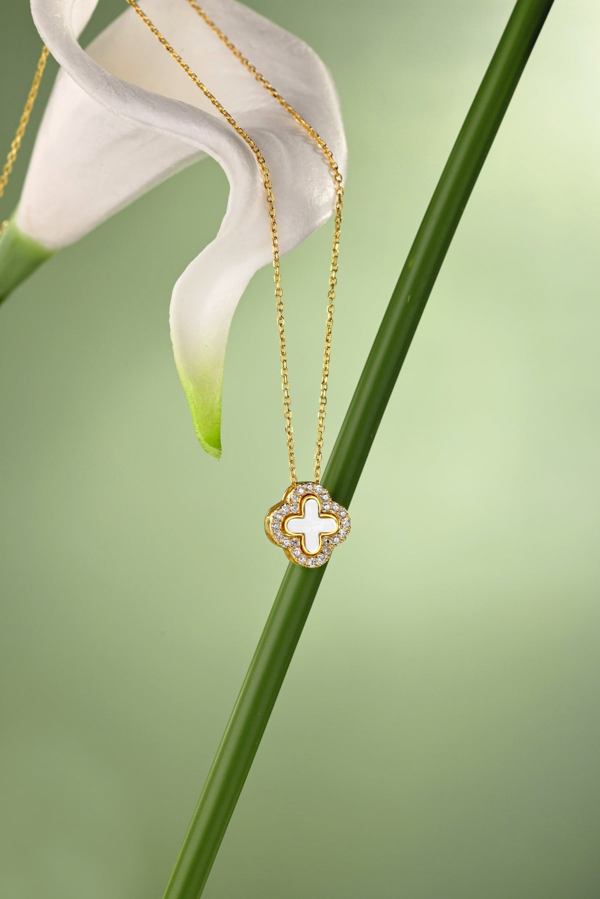 "VersaBloom" Reversible Clover Necklace Two Looks. One Symbol. Infinite Style.