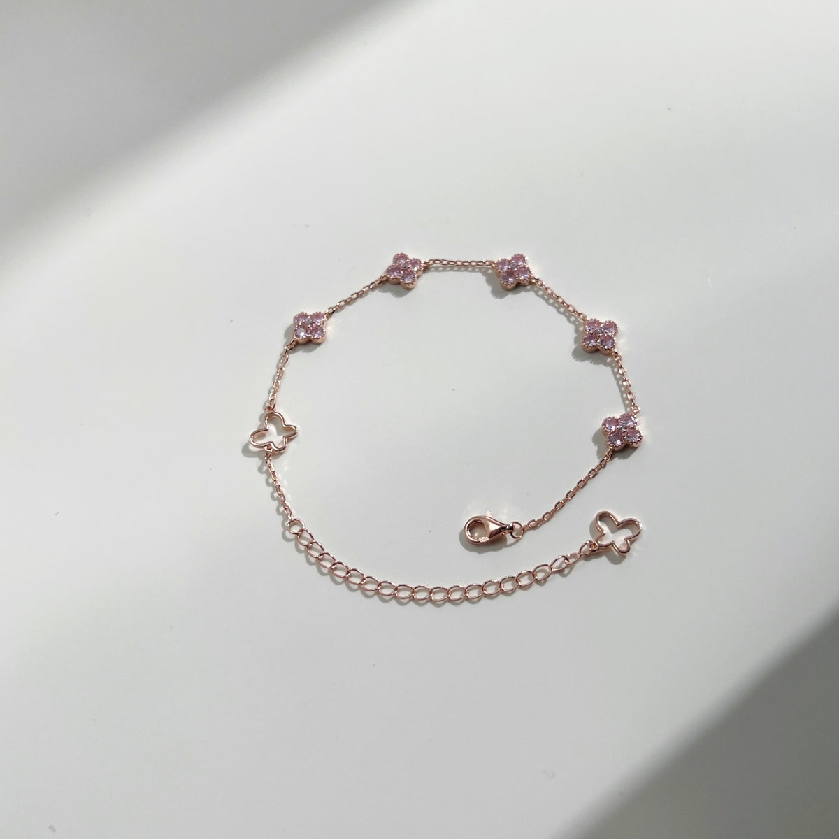 "Golden Petals" Clover Bracelet Dainty Luck. Lasting Shine.
