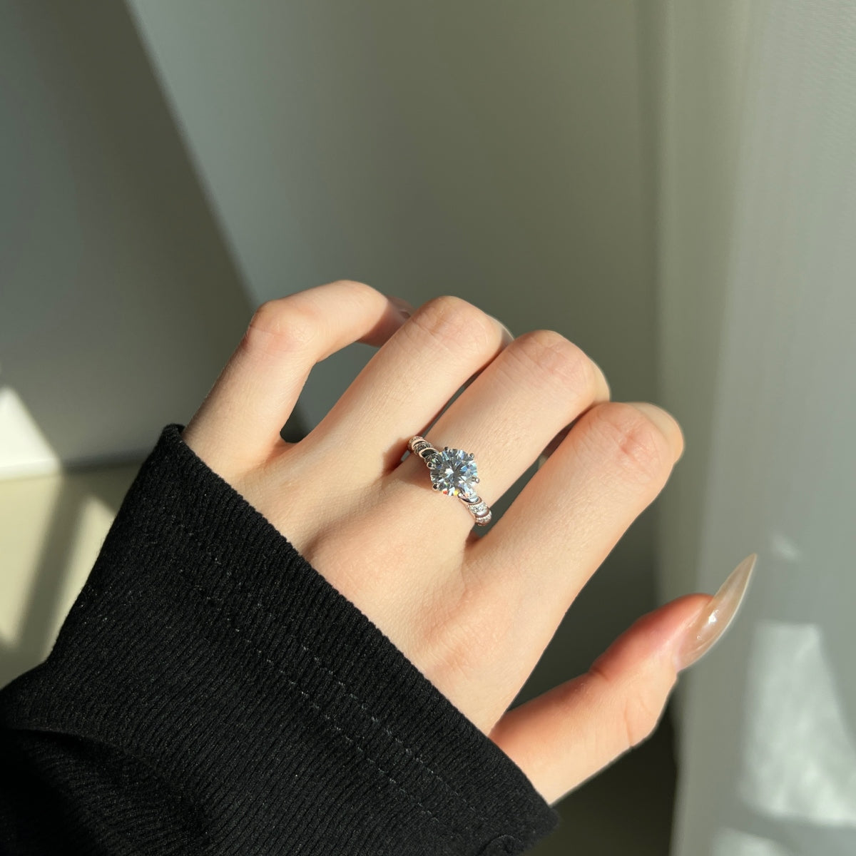Audrey Luxe – The 2-Carat Moissanite Solitaire Ring in Rhodium-Plated Silver