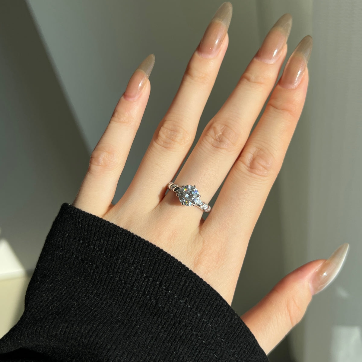 Audrey Luxe – The 2-Carat Moissanite Solitaire Ring in Rhodium-Plated Silver