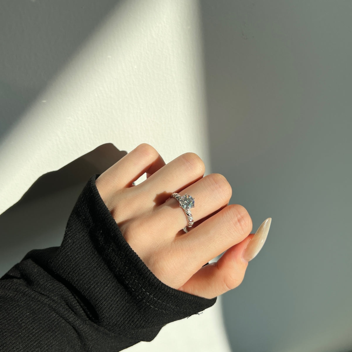 Audrey Luxe – The 2-Carat Moissanite Solitaire Ring in Rhodium-Plated Silver