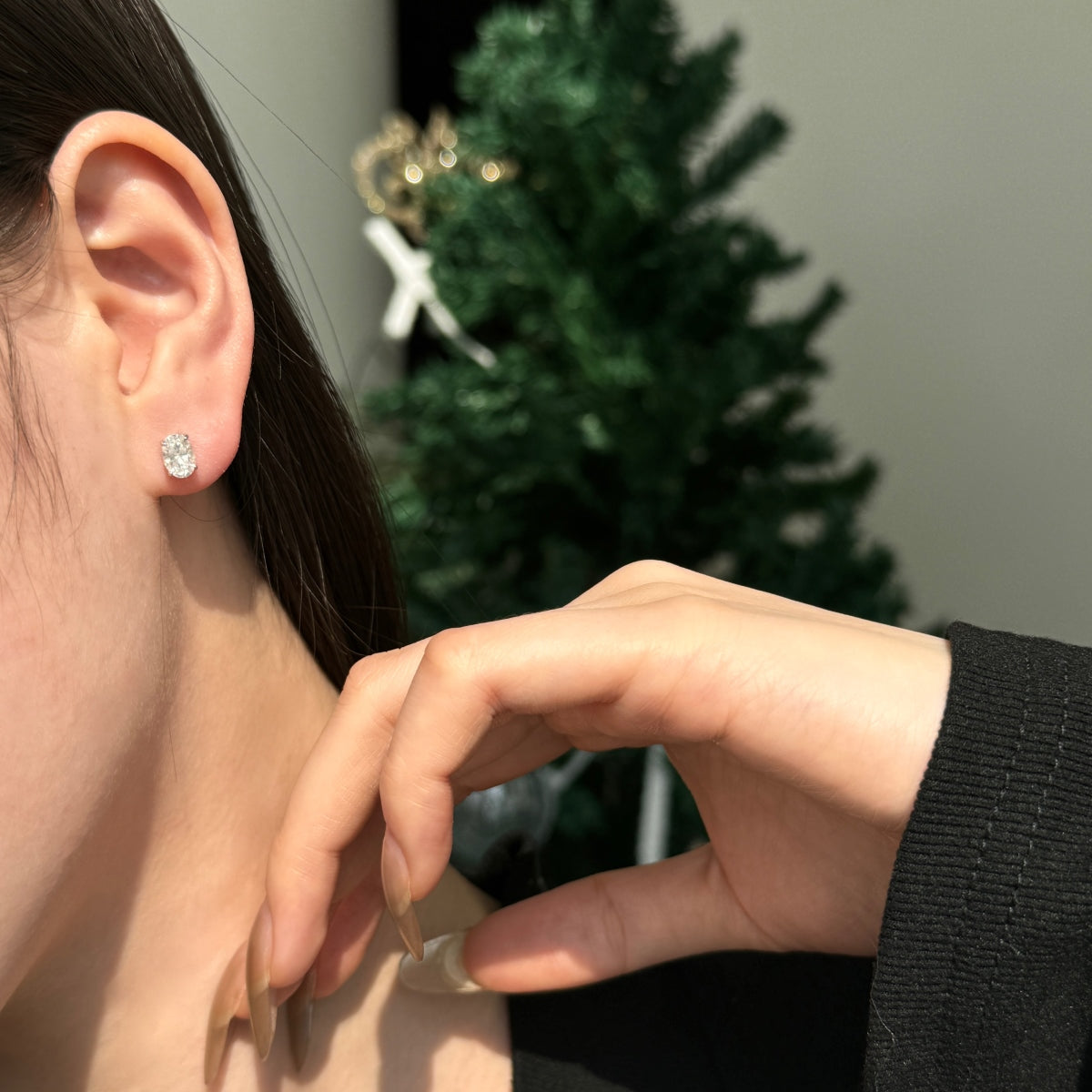 “Vian” Oval-Cut Moissanite Studs
