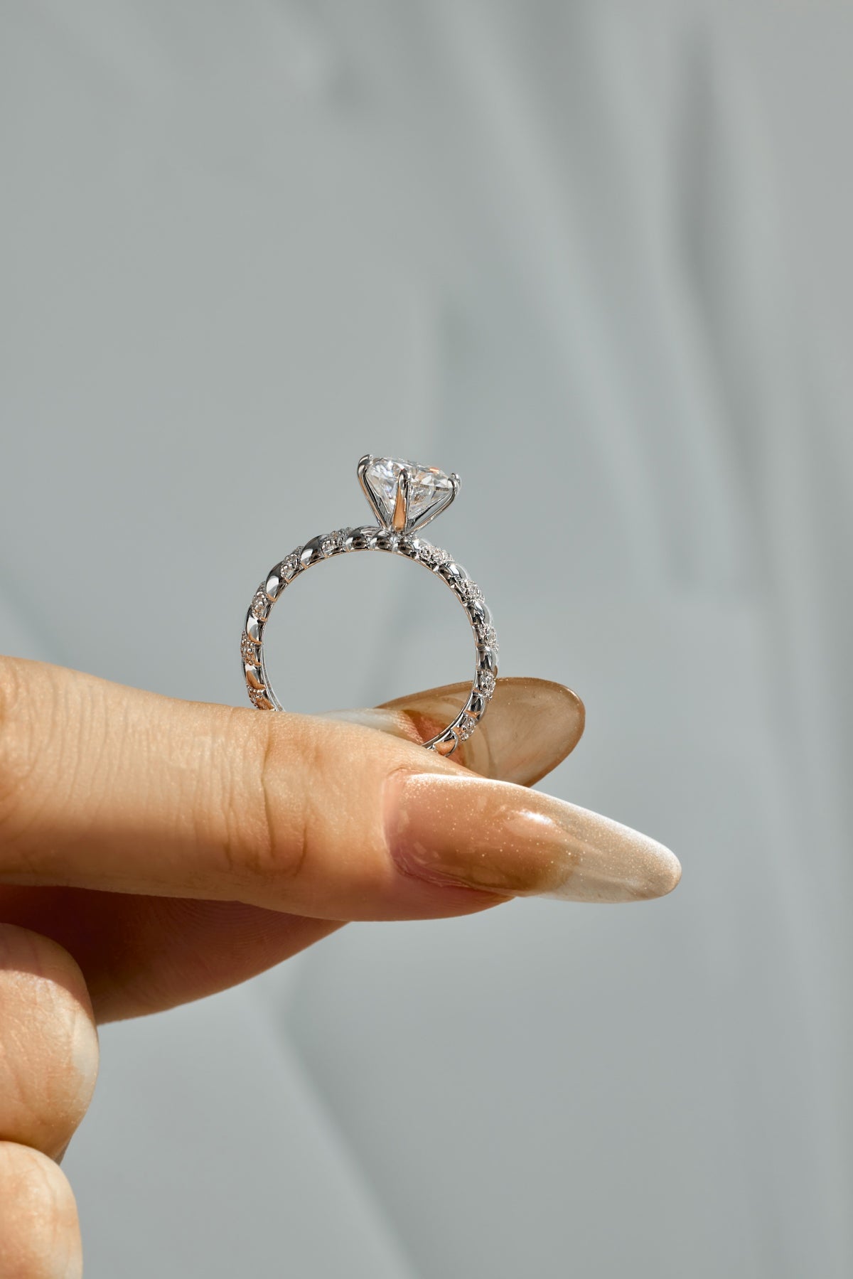 Audrey Luxe – The 2-Carat Moissanite Solitaire Ring in Rhodium-Plated Silver