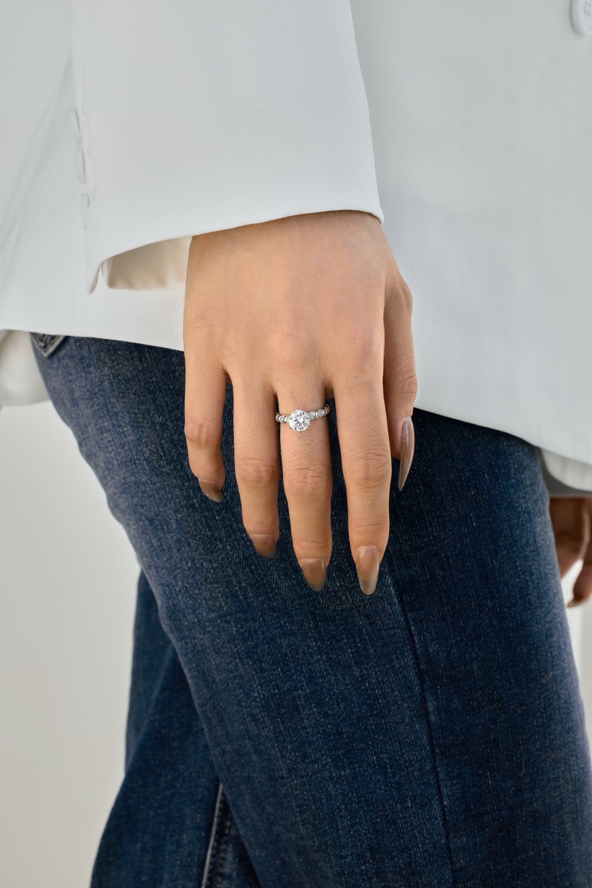 Audrey Luxe – The 2-Carat Moissanite Solitaire Ring in Rhodium-Plated Silver