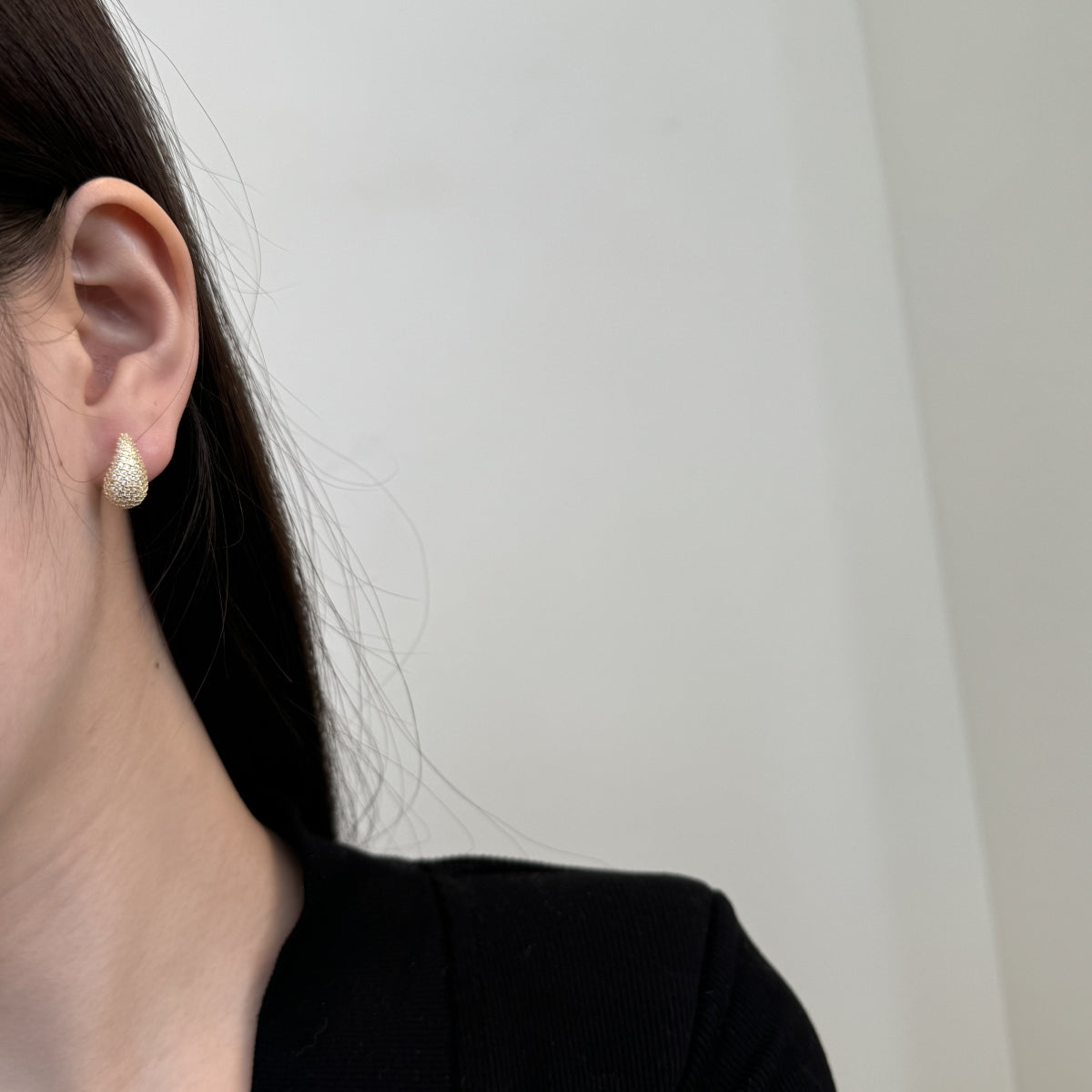 "Elegant Radiance" Teardrop Stud Earrings Sculpted Light. Effortless Glamour.