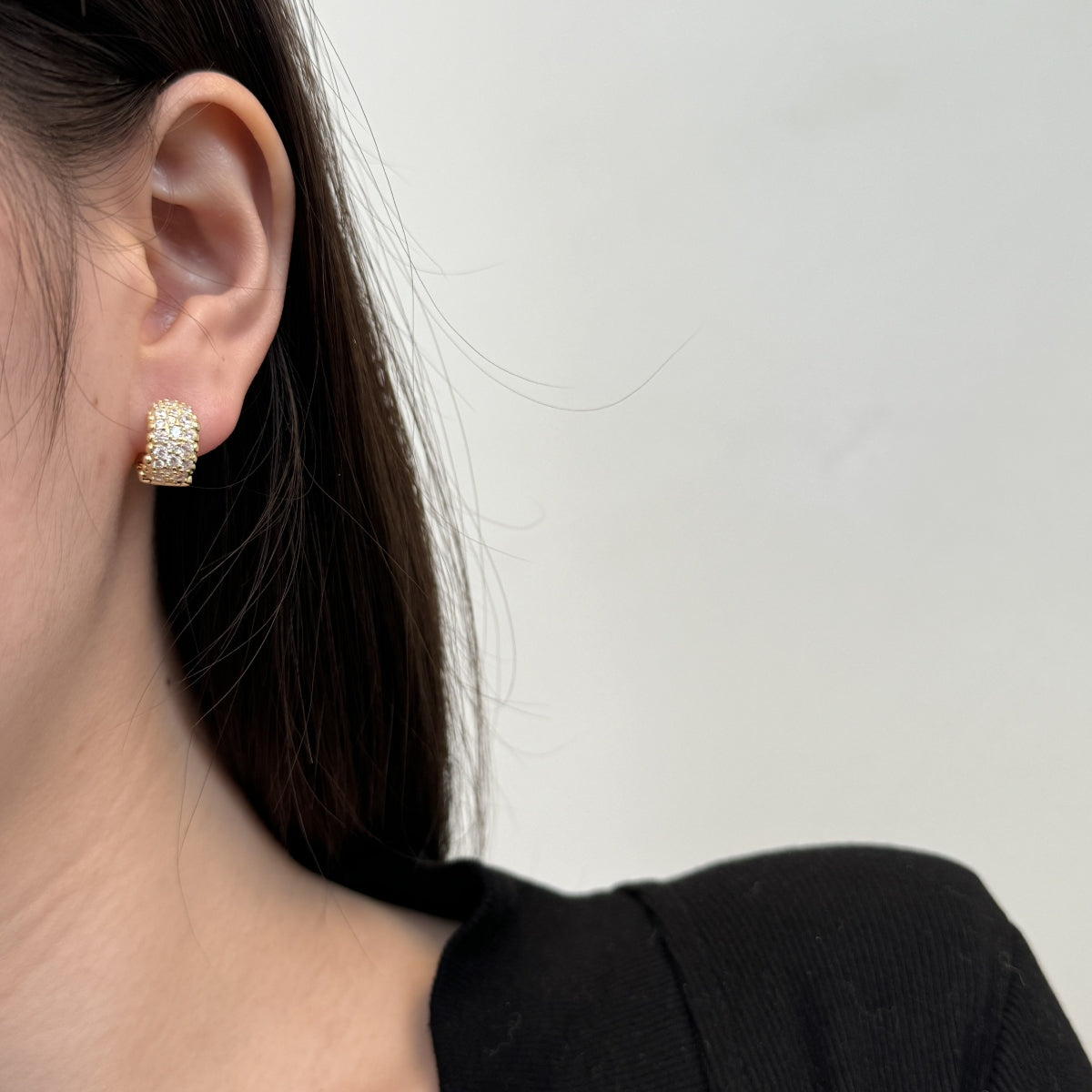 Anne Pavé Hoops Quiet Luxury. Radiant Confidence.