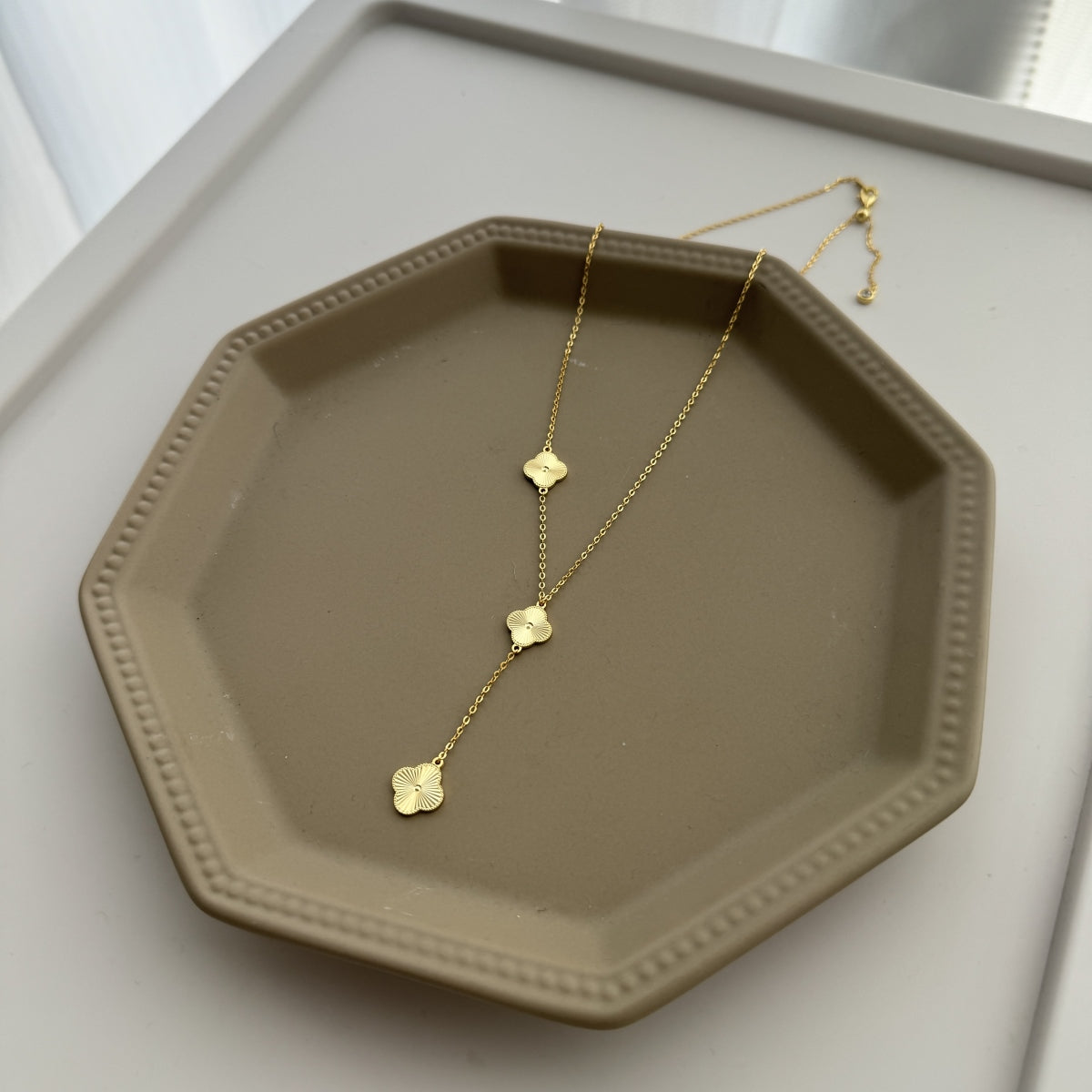 Solene Y-Clover Necklace 925 Sterling Silver | 18K Gold Plating | Matte Clover Finish