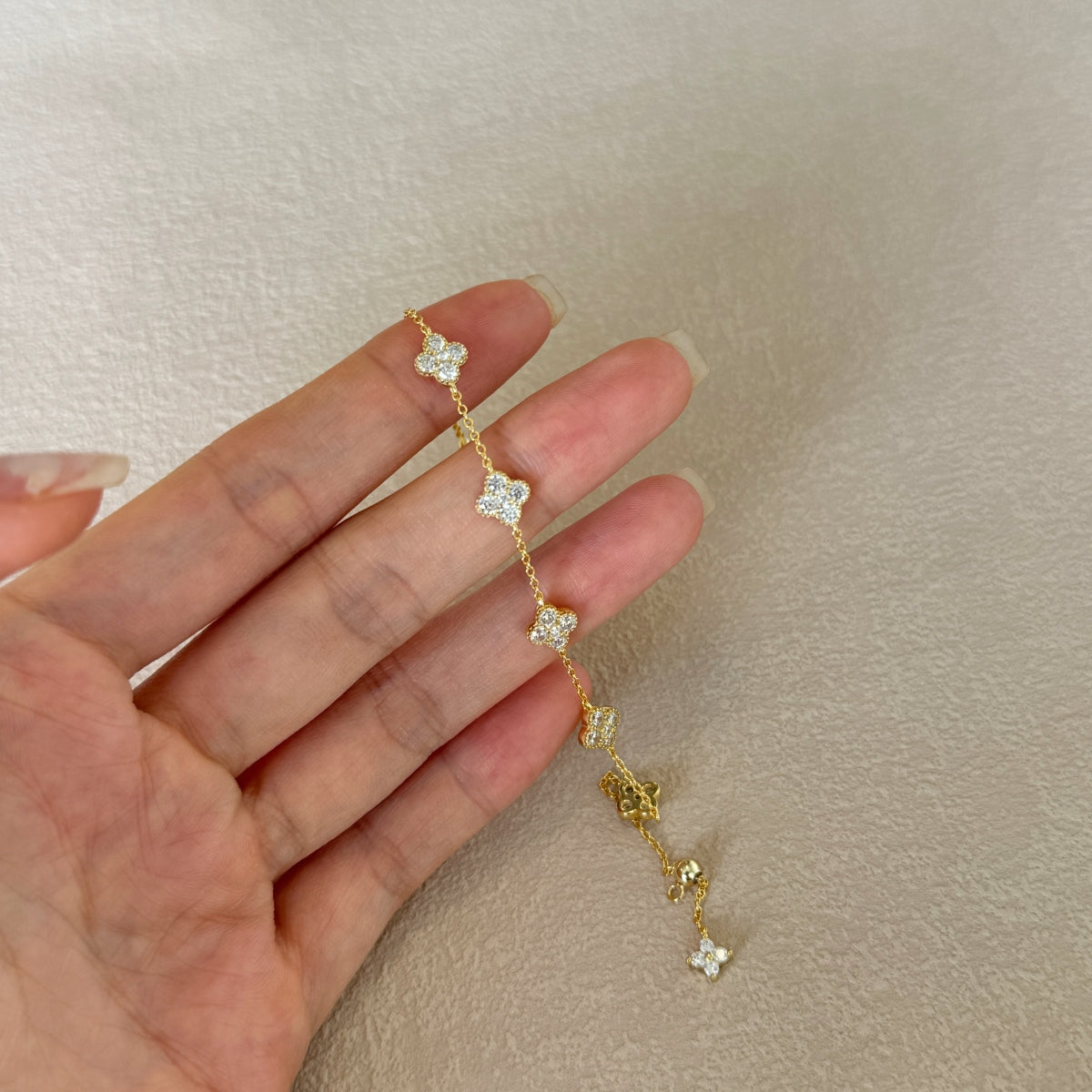 "Golden Petals" Clover Bracelet Dainty Luck. Lasting Shine.
