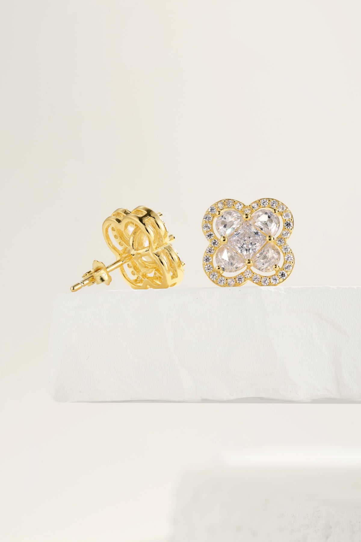 "LumiClover" Stud Earrings Timeless Brilliance. Everyday Bloom.