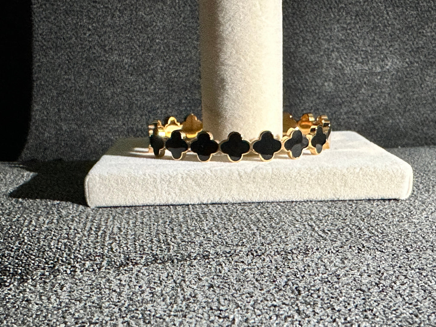 CLOVER BANGLES
