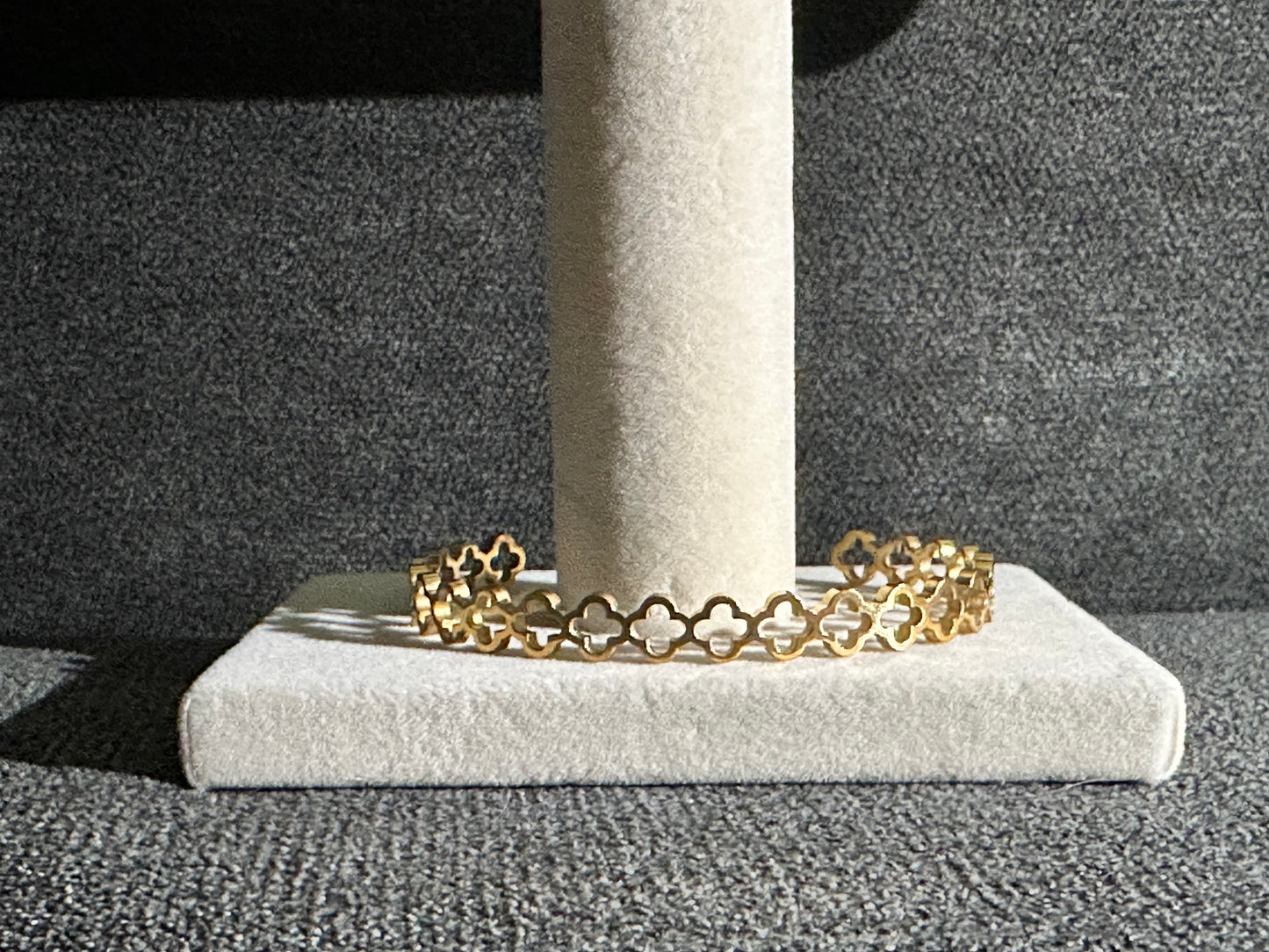 CLOVER BANGLES