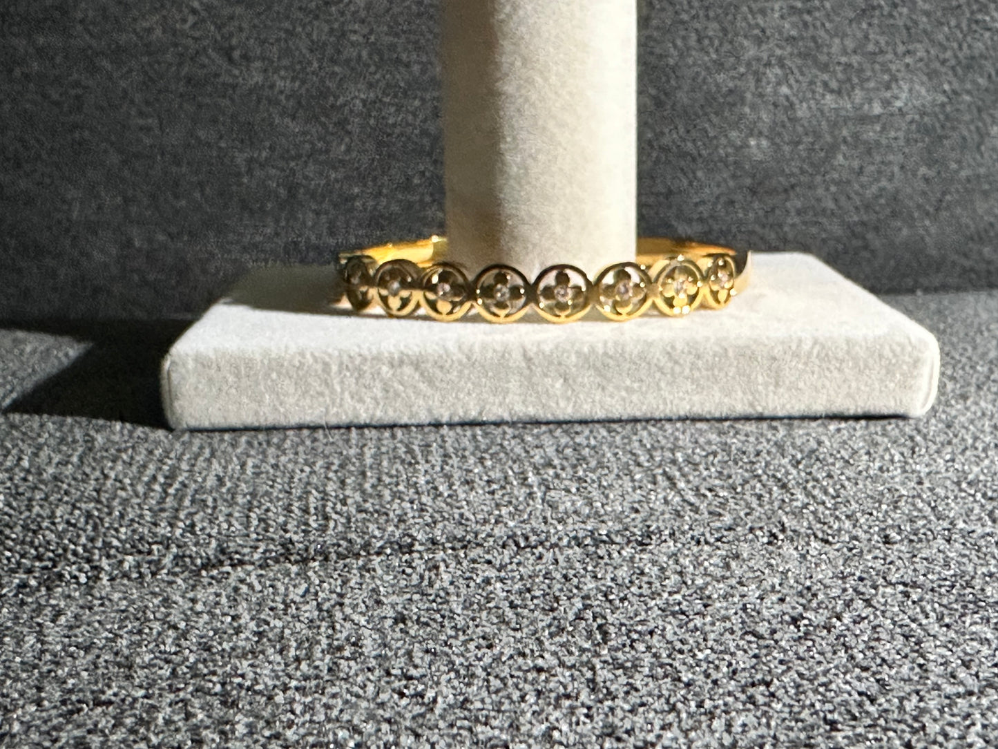 CLOVER BANGLES