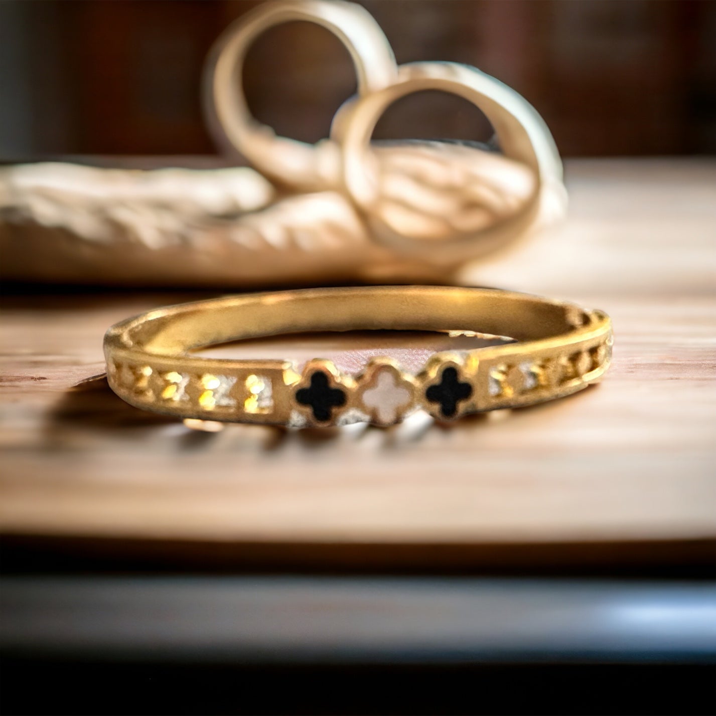 CLOVER BANGLES