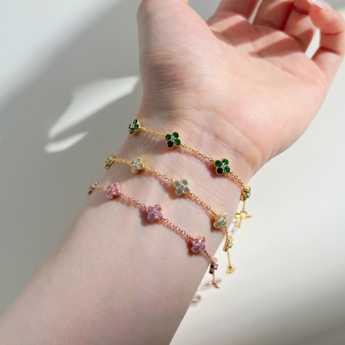 "Golden Petals" Clover Bracelet Dainty Luck. Lasting Shine.