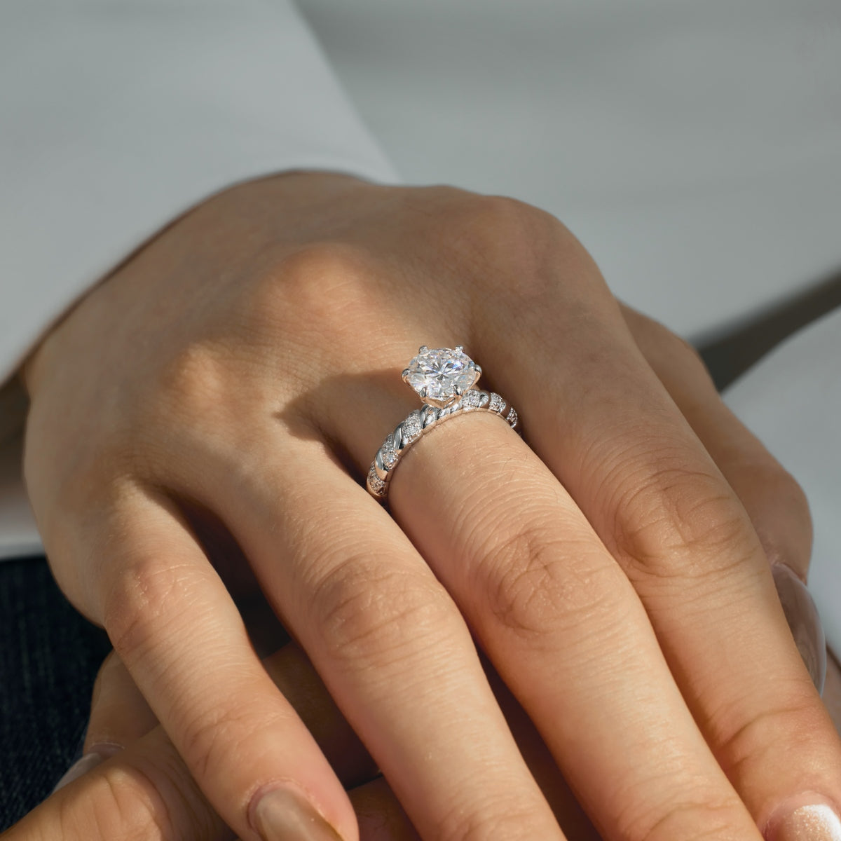 Audrey Luxe – The 2-Carat Moissanite Solitaire Ring in Rhodium-Plated Silver